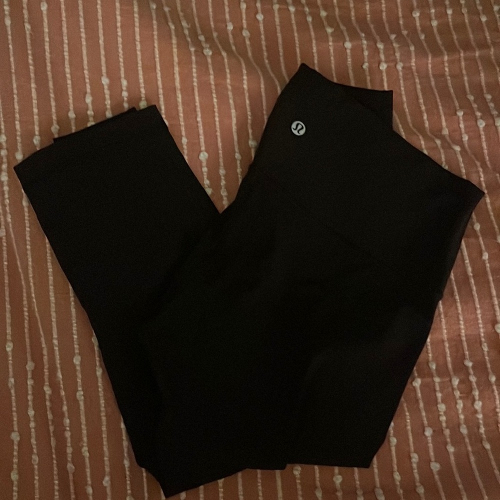 Lululemon CROPPED leggings almost new worn maybe twice